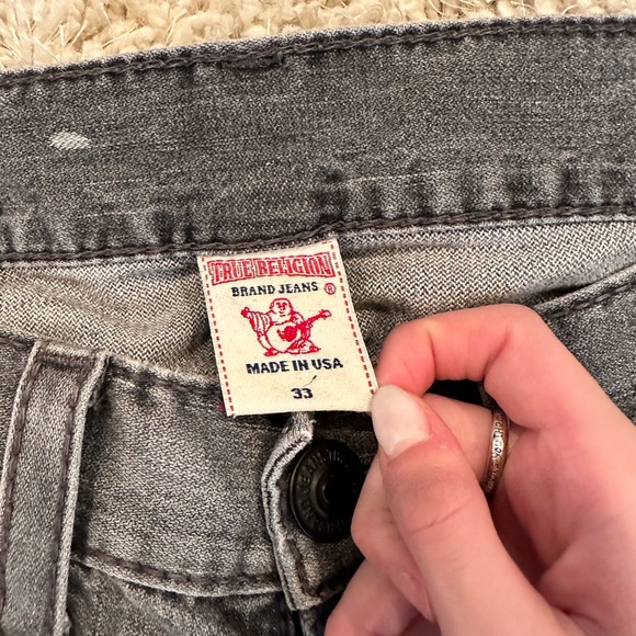 Men’s True Religion Distressed Jeans - Picture 2 of 4